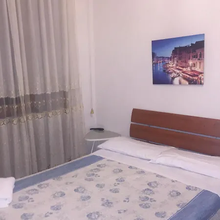 ゲストハウス Kaydees House ローマ